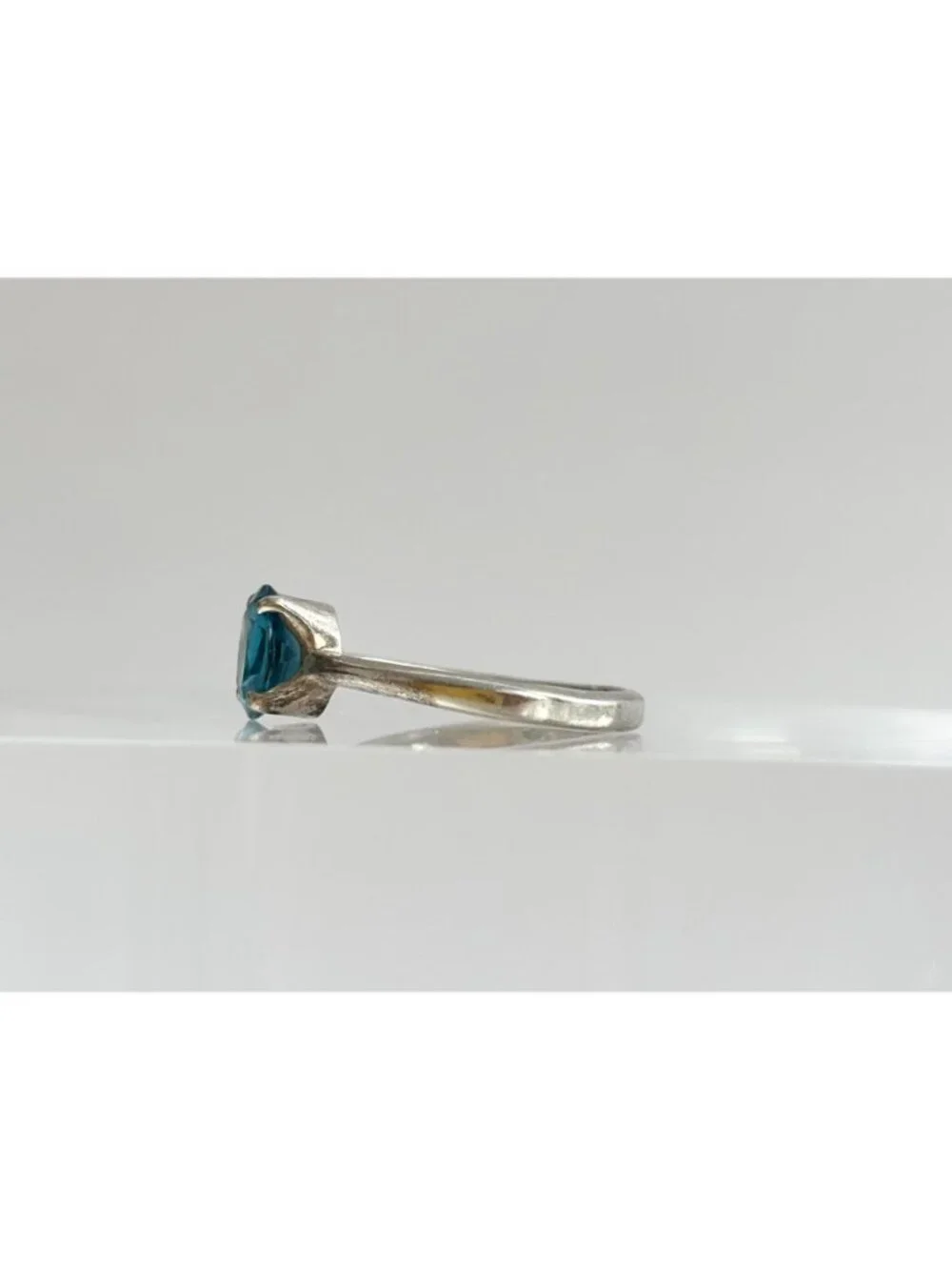 Kyanite Oval Cut Gemstone Minimalist Sterling Silver 925 Vintage Ring - sz 7.5